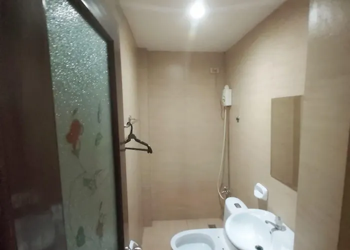 Hotel Cosmo Espana Near Ust